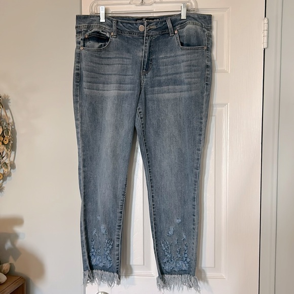 One 5 One Denim Jean Flower Embroidery and fringe at hem - Picture 2 of 11